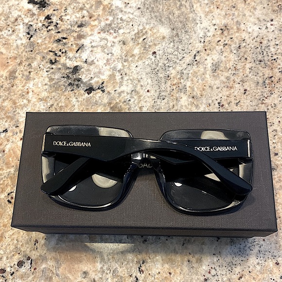 DOLCE & GABBANA SUNGLASSES ALL INCLUSIVE - Picture 12 of 13